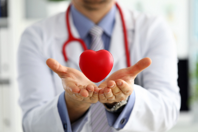 doctor_with_heart_on_palm